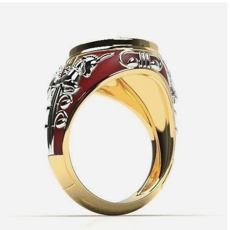 Cincin Bentuk Mahkota Bahan Stainless Warna Merah Gaya Vintage Untuk Wanita