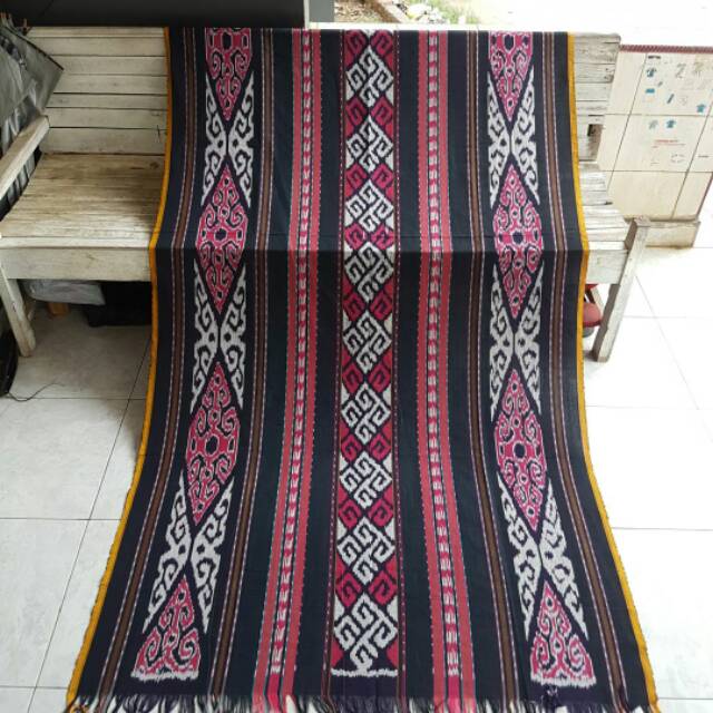 Blangket Tenun Motif Toraja