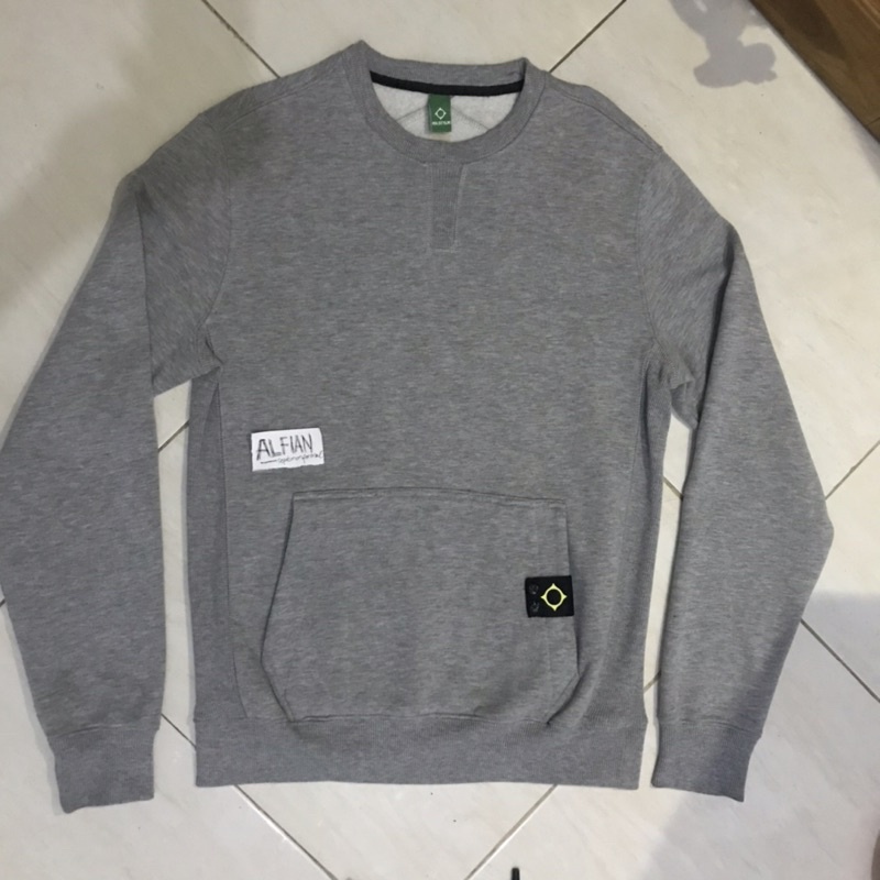 MA STRUM CREWNECK