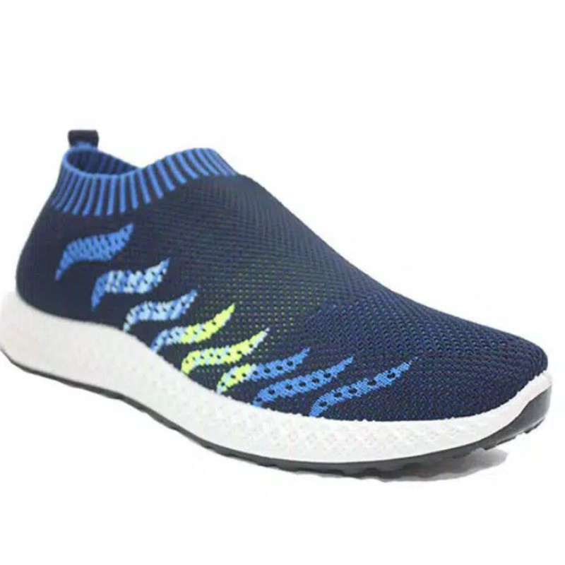 sepatu snekers pria dr.kevin