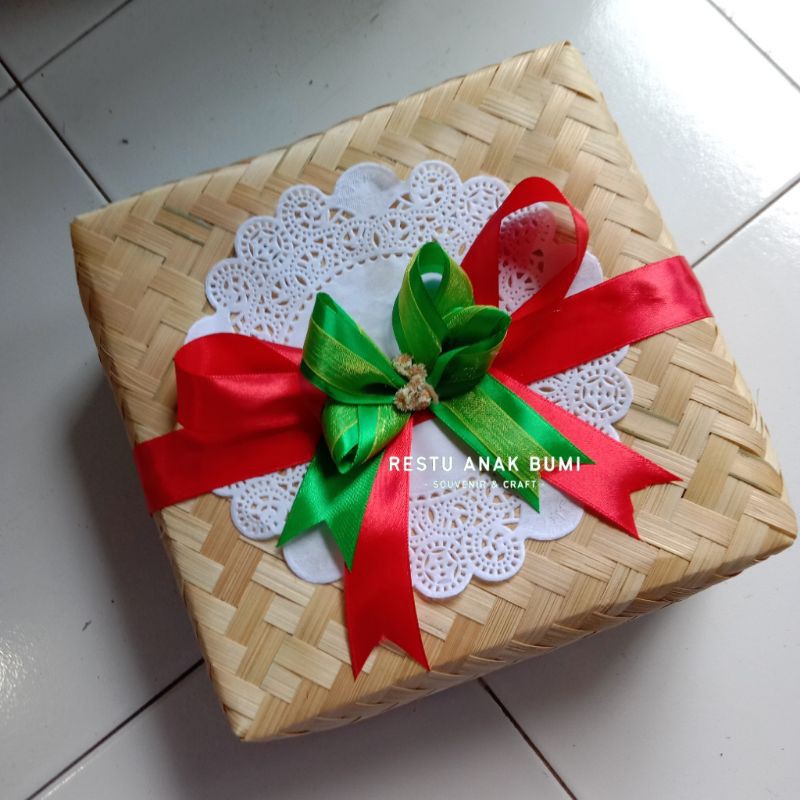 

Besek Pita Kombinasi|Hampers|Hantaran|Box|Serahan|Hadiah|Catering|Box Makan|Kotak Kado|Gift |anyaman Bambu | wadah Makanan | Box Nasi | Tempat Jajanan | Snack | Nasi | Bambu