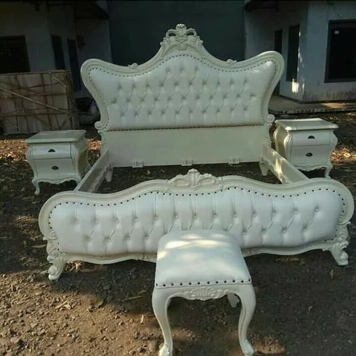 Dipan Kayu Jati Cat Duco Ukuran No.1 200 x 180 Pegiriman dari Jepara