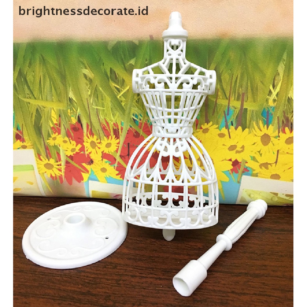 Gantungan Baju Bahan Plastik Untuk Boneka