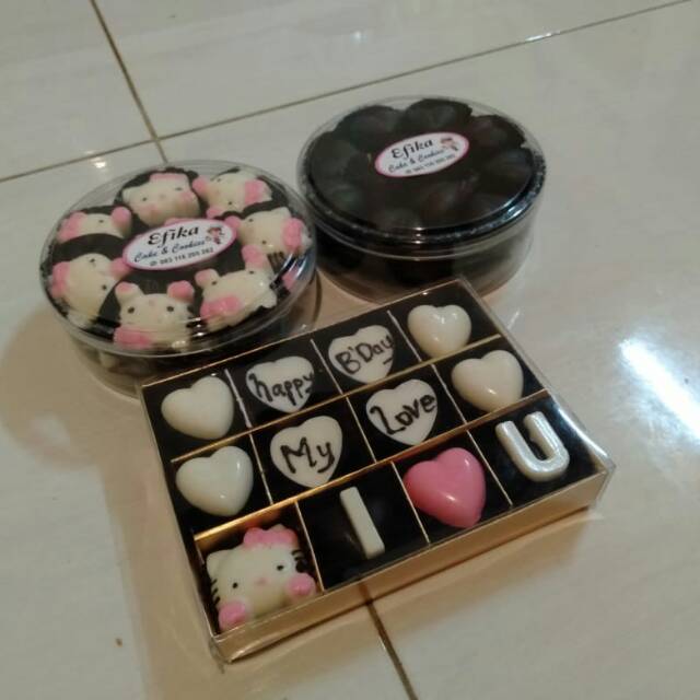 

Coklat Praline karakter Hello kitty