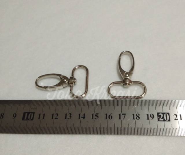 Kait tas ukuran 2,5cm perpasang