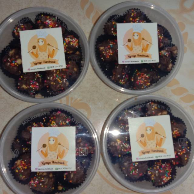 

Kue coklat kacang