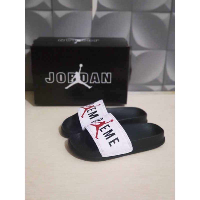 sandal anak nike black white size 31-35