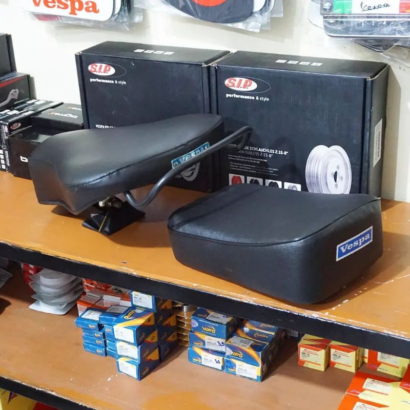 Jok Pisah Set Depan Belakang Vespa Super Sprint Model Original