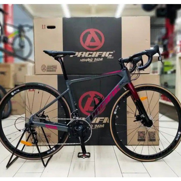 Roadbike pacific spectre 6.0 carbon (SRAM RIVAL) NEW