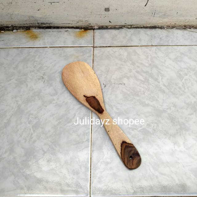 Cukil nasi kayu besar