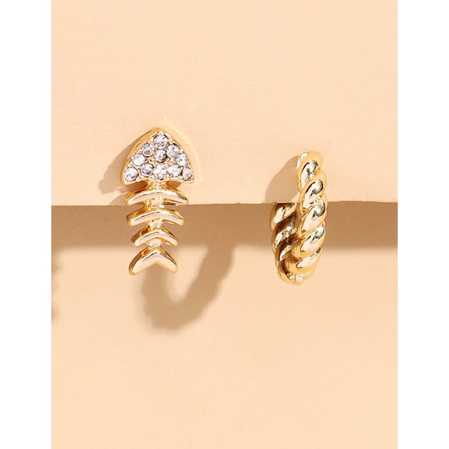 LRC Anting set Fashion Gold Color Twist Chain Diamond Fish-shaped P48083