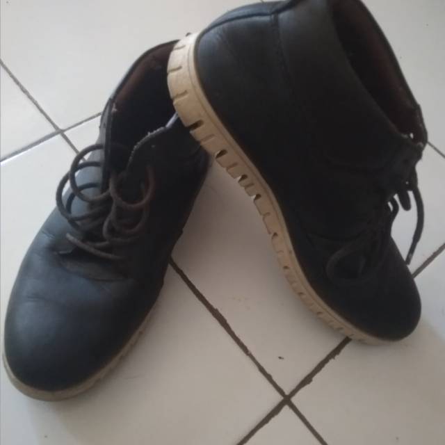 sepatu amble footwear