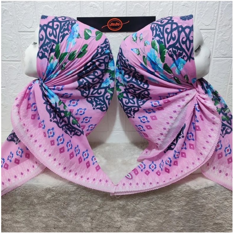 HIJAB SEGI EMPAT VOAL MOTIF BUNGA BATIK PINN KEEUDUNG JILBAB MURAH