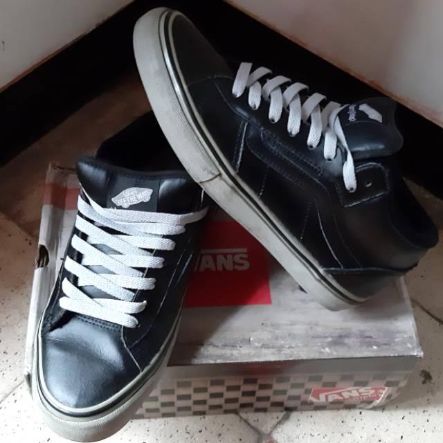 Preloved Sneakers Vans La Cripta Dos Mid Leather Kulit asli Second Original