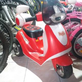 Motor listrik aki charger ATV electric ride on mainan anak vespa scoopy