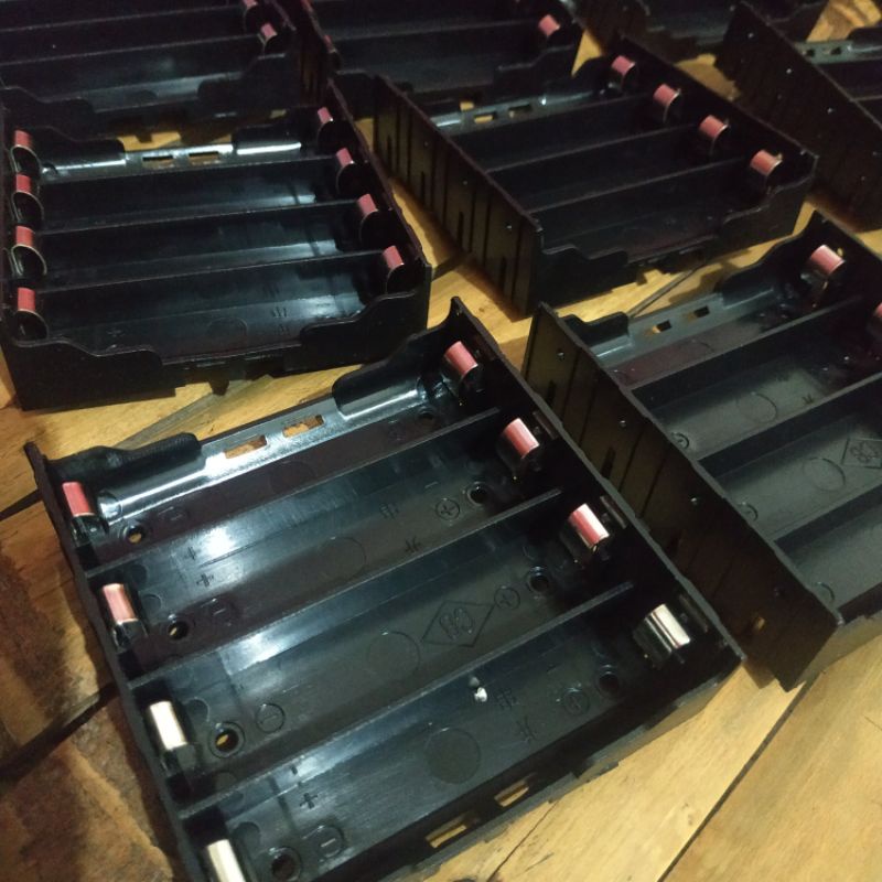 holder baterai 18650 4 slot bracket 18650