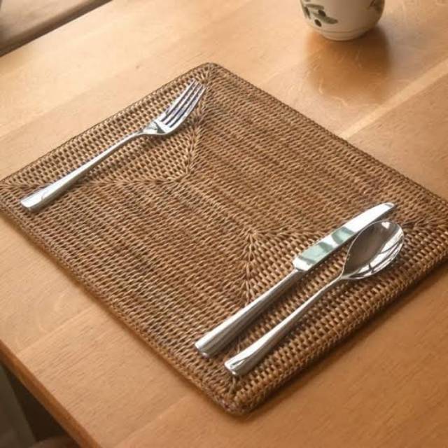 PLACEMAT ROTAN ATE PERSEGI PANJANG