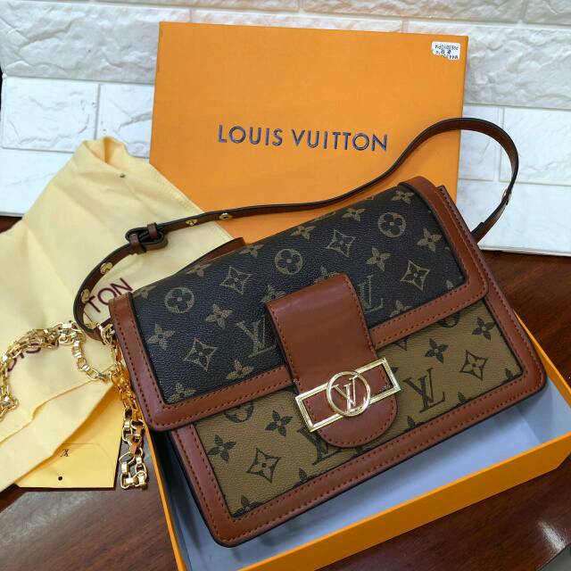 

Free box Dauphine Semi Premium ada No Serinya Uk P25 x L7 x T16 cm