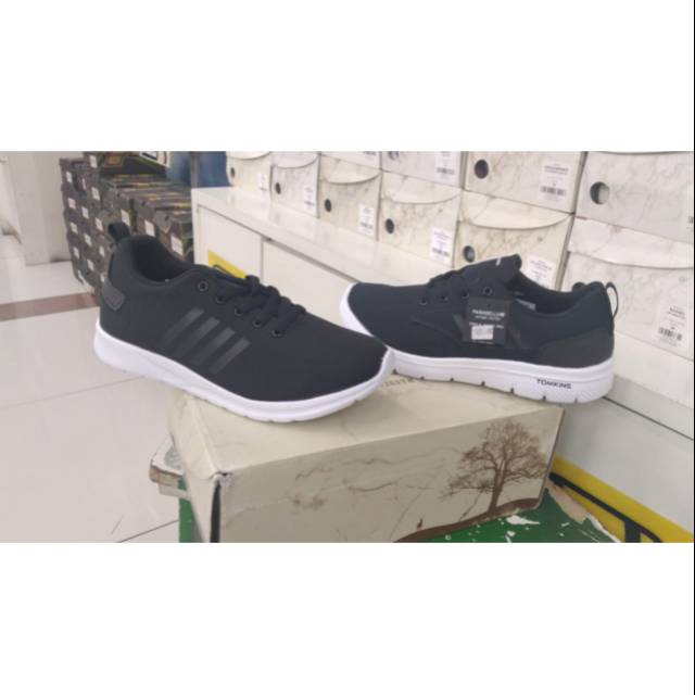 Sepatu tomkins