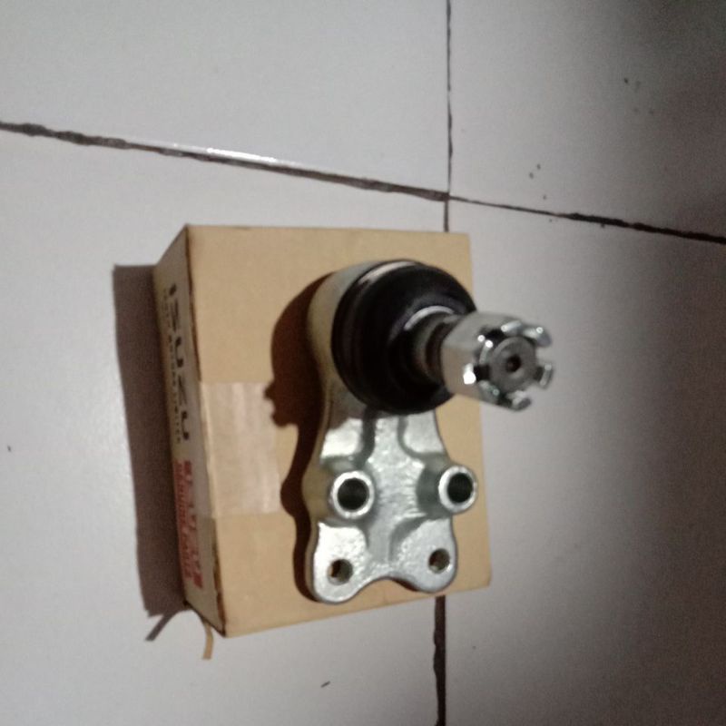 ball joint bawah isuzu panther kotak