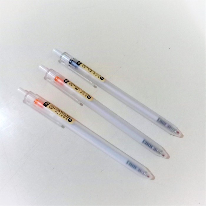 

Terlaris Deli Gel Ink Black Pen 0.38Mm Pulpen Gel Tinta Hitam Berkualitas