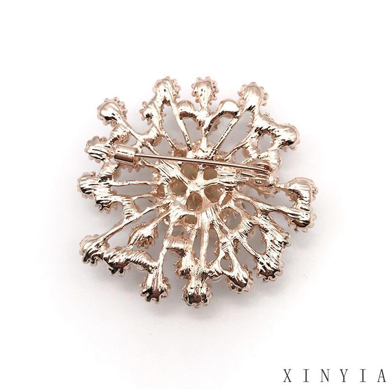 【Bayar di tempat】kepingan salju berlian brooch fashion aksesoris korean wanita pakaian pins impor berkualitas tinggi Aksesoris Pakaian Wanita