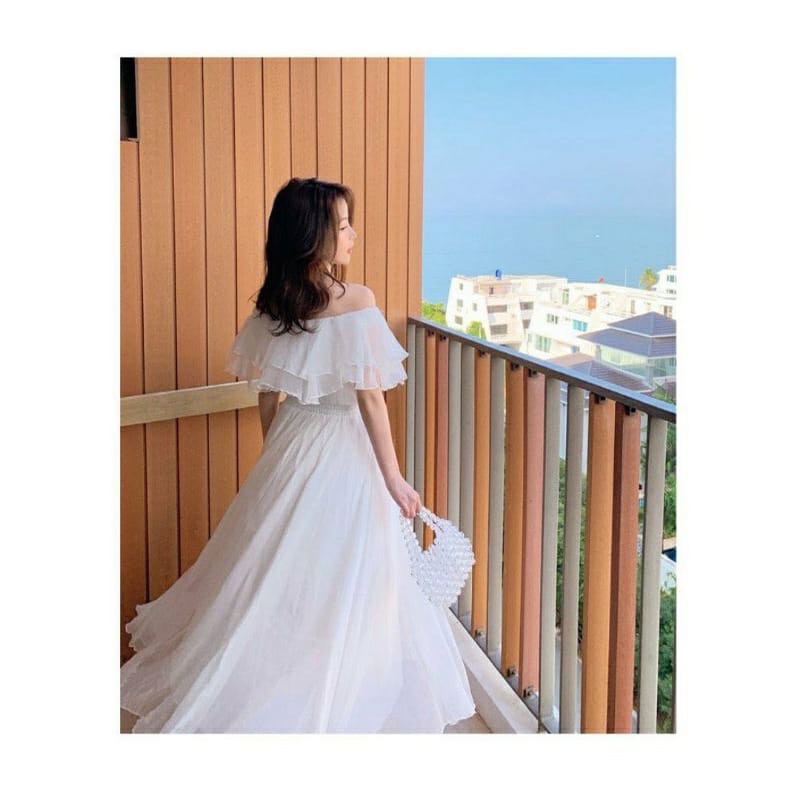 long dress putih import.longdress putih sabrina , dres sexy putih ,dress putih pantai , dress sexy belakang tali putih  . dress import , outer sifon import putih , cardingan panjang putih,long dress backless