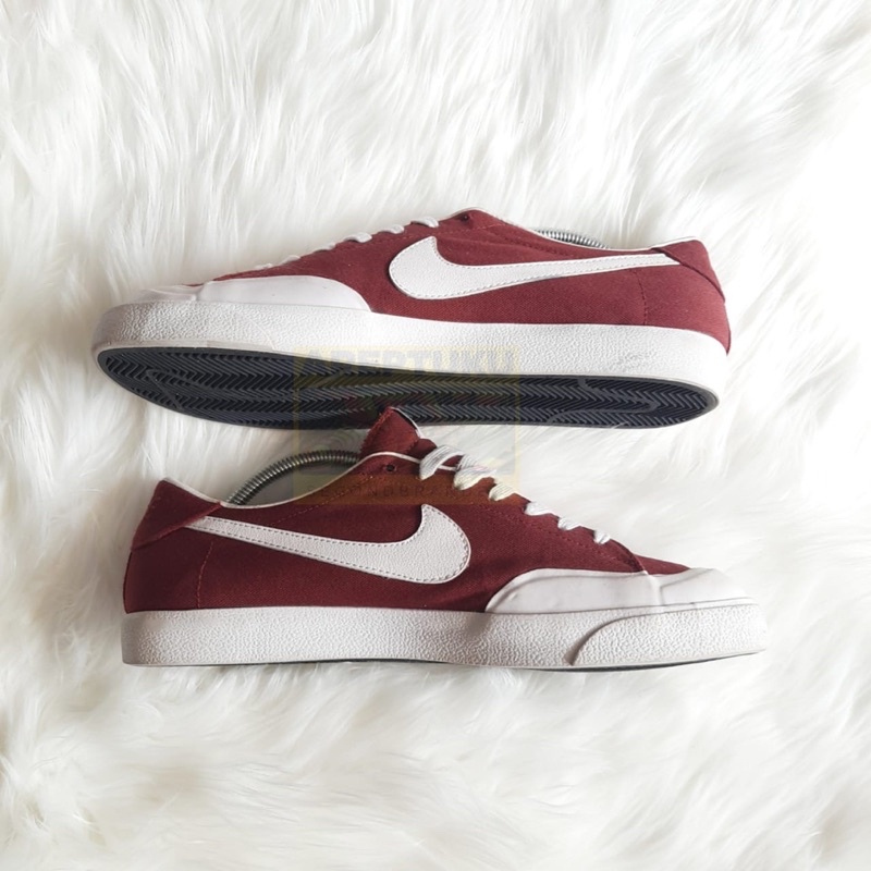 nike sb maroon