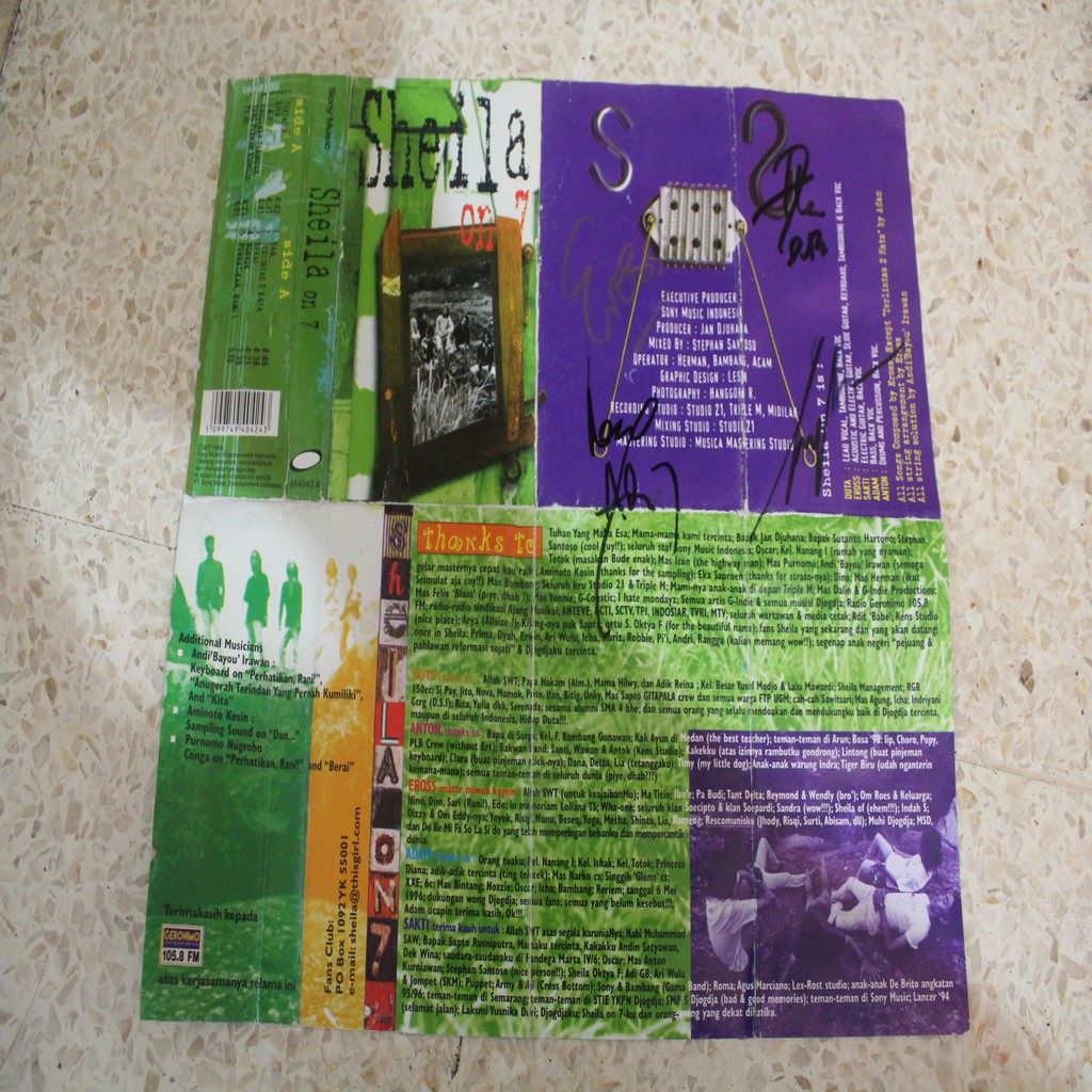 KASET TAPE PITA SHEILA ON 7 SHEILA ON 7 (SELF TITLED)" TAHUN 1999 BERTANDA TANGAN (2000)