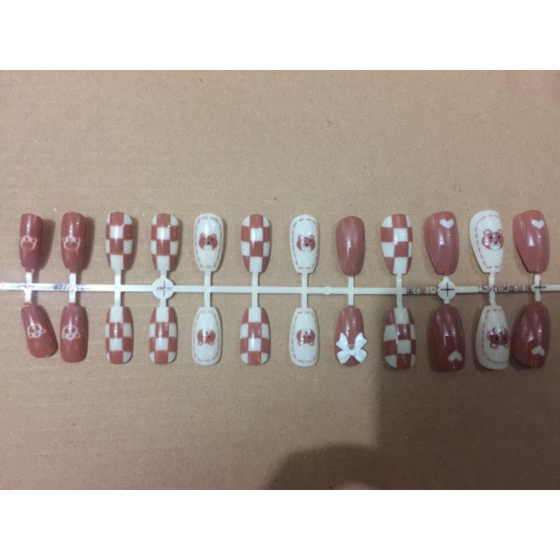 KukuPalsuMotifBeruang