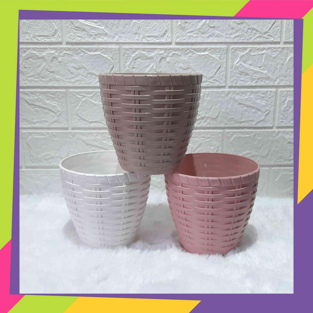 1092D [Grosir] pot bunga plastik warna anyaman bambu / Pot tanaman hias