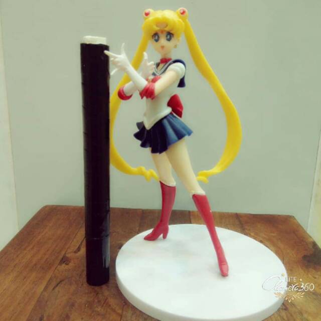 mainan figure
sailormoon pretty guardian
sailor moon
statue detail
tinggi sekitar 6 inch

HVEupHK