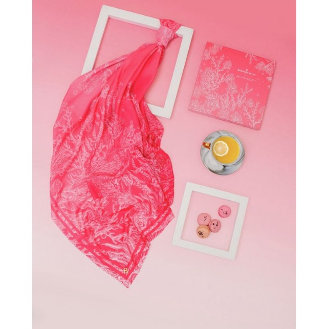 El Mar Minorca buttonscarves conch