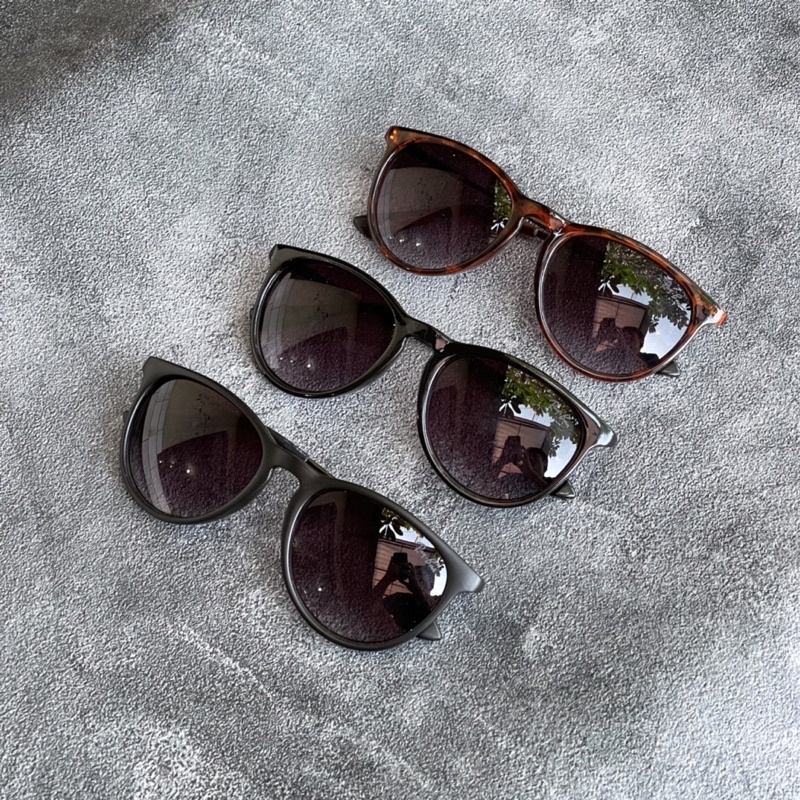 KACAMATA HITAM/RB CHRIS/RB ERIKA