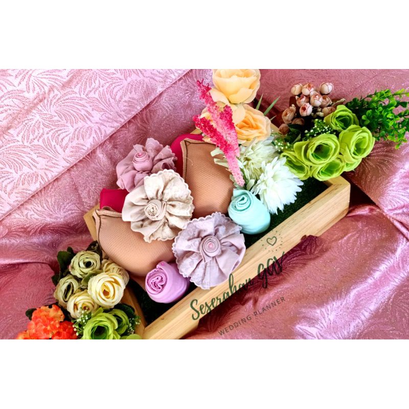 

KOTAK SESERAHAN HANTARAN AKRILIK (SEWA)