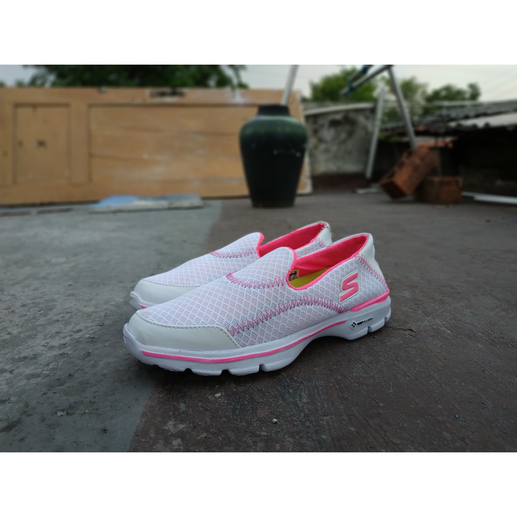 SEPATU SLIP ON SKECHER GO WALK SEPATU WANITA SLOP CASUAL MADE IN VIETNAM PREMIUM