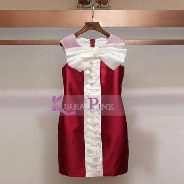 

Dress merah pita besar