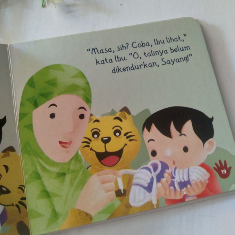 BOARDBOOK HALO BALITA Seri Cerita Balita HaloBalita Berbagai Judul HC Bahasa Indonesia dan Bilingual Preloved-6