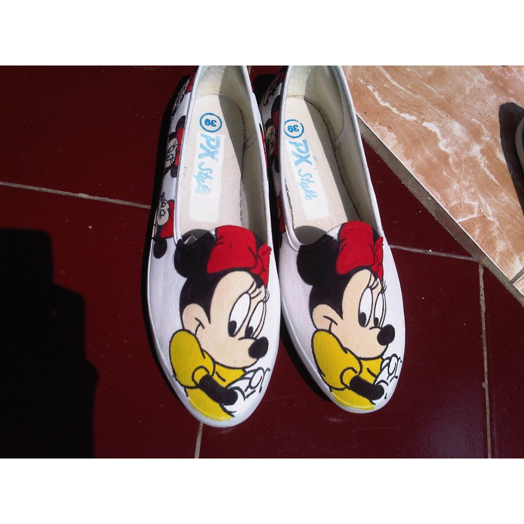 

Sepatyu Lukis Minnie Mouse