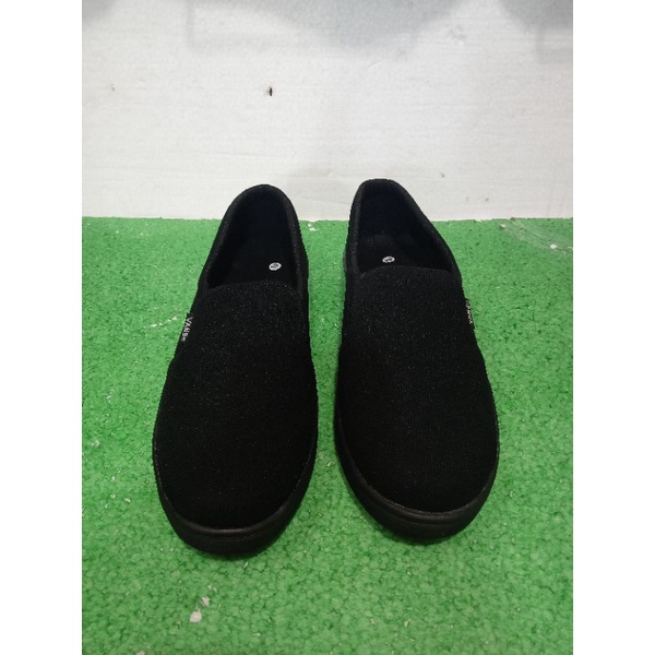 sepatu slip on pria sepatu slop pria murah sepatu casual slip on pria hitam polos