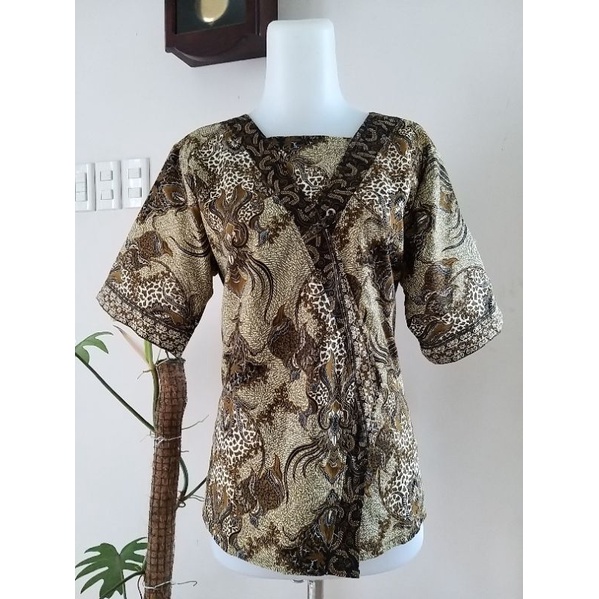 Blues Wanita Motif Batik Solo lengan pendek