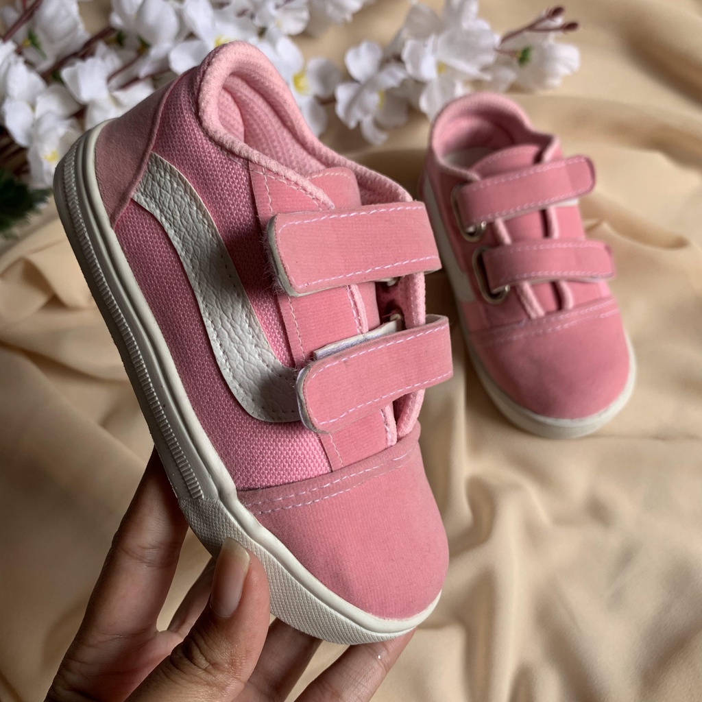 New Arrival Sepatu anak vans old skull sepatu anak laki laki usia 1-3 tahun sepatu anak perempuan termurah bayi sepatu sneaker anak termurah terlaris Sandal Anak Laki-laki Gaya Baru Musim Panas Sandal Anti-Slip sepatu vans anak / vans anak slop