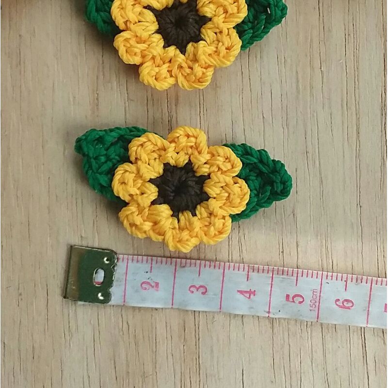 aplikasi / fariasi bunga rajut mini plus daun (1 pcs) cantikmurahterbaru handmade langsung pengrajin