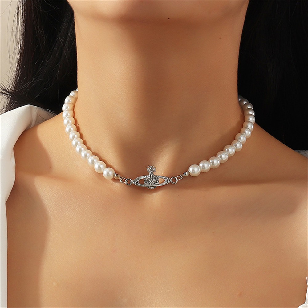 Kalung Choker Rantai Pendek Hias Mutiara Planet Gaya Retro Untuk Wanita