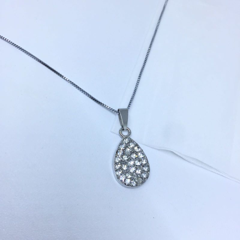 Kalung Titanium Wanita Elegan Liontin lonjong permata full Termurah Anti Karat