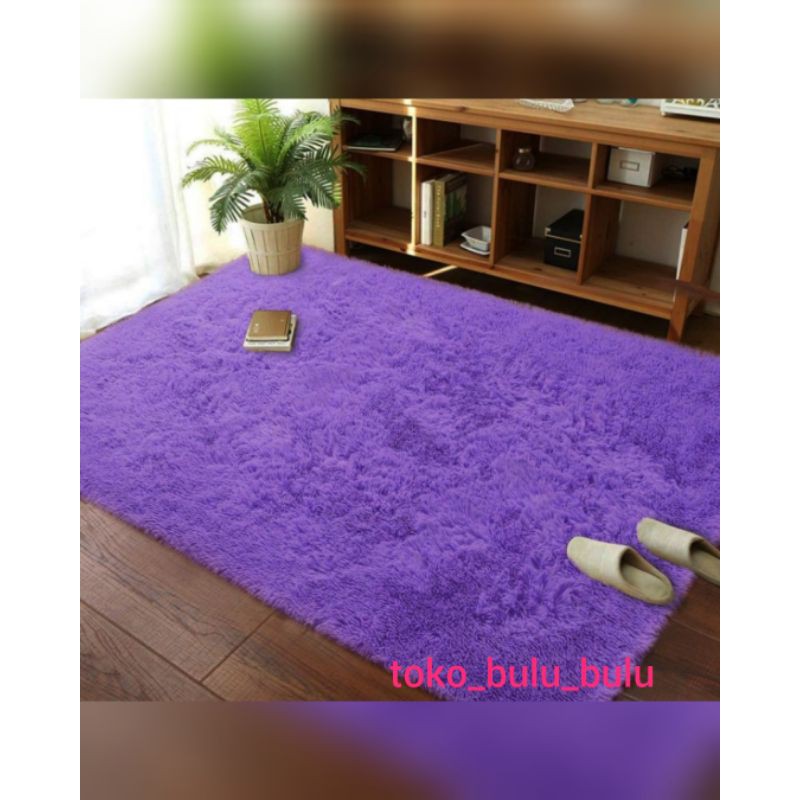 karpet bulu rasfur lembut dan nyaman ukuran 160×100×5cm,berat 1kilo