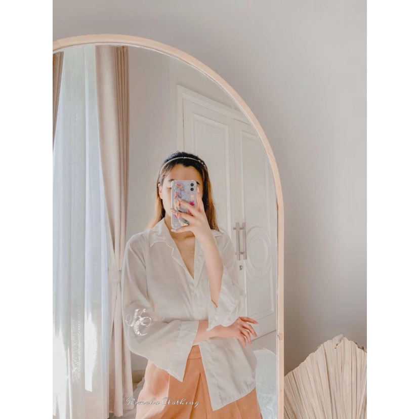 Eun Shirt OOTD KOREAN ATASAN WANITA KEMEJA PUTIH WOOLPEACH