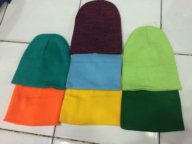 Kupluk/Beani polos warna warni