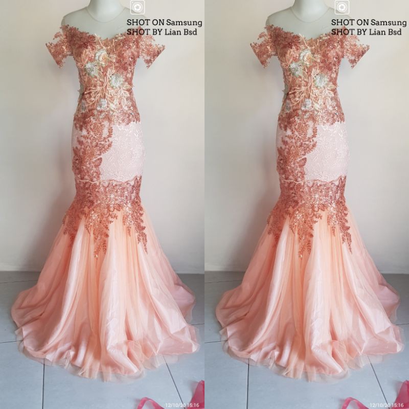 salee duyung baju penyanyi