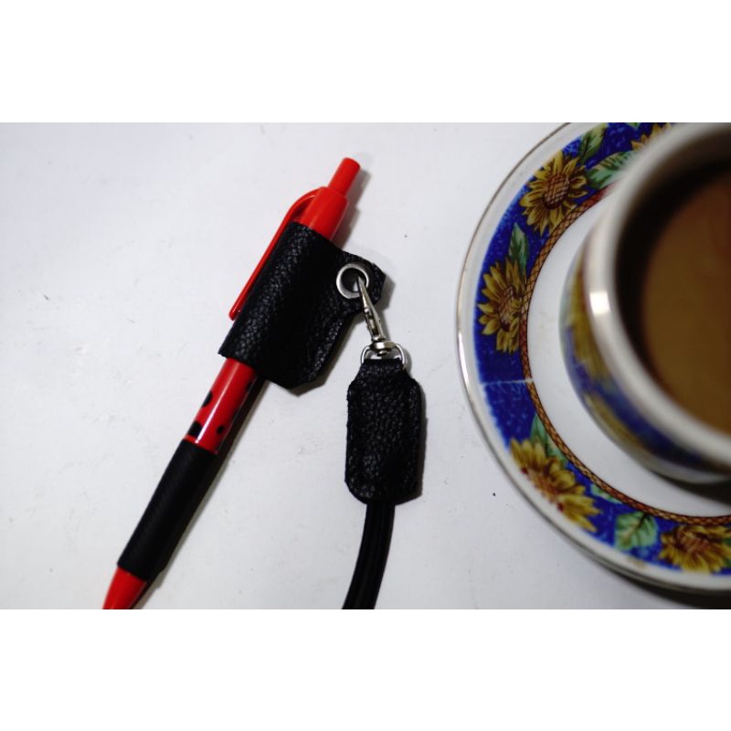 

gantungan kalung tali kulit Pensil pulpen bolpoin